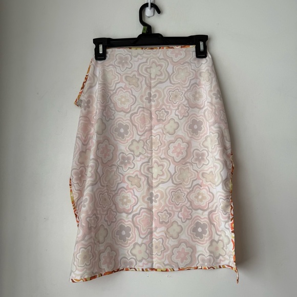 Dazey LA Dazey Daisy Graphic Print Multiway Bandana Scarf - Picture 5 of 5